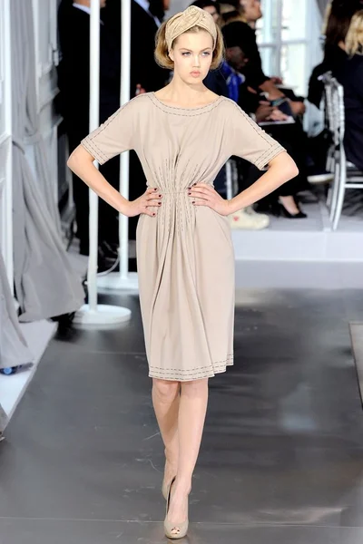 Look 15